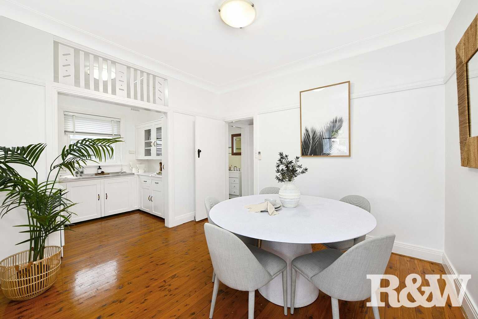 5  The Crescent  Russell Lea