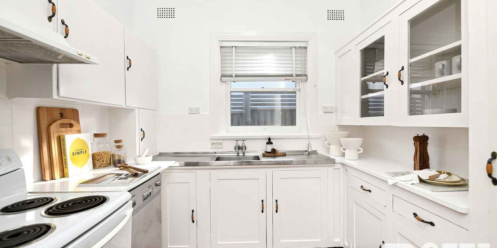 5  The Crescent  Russell Lea