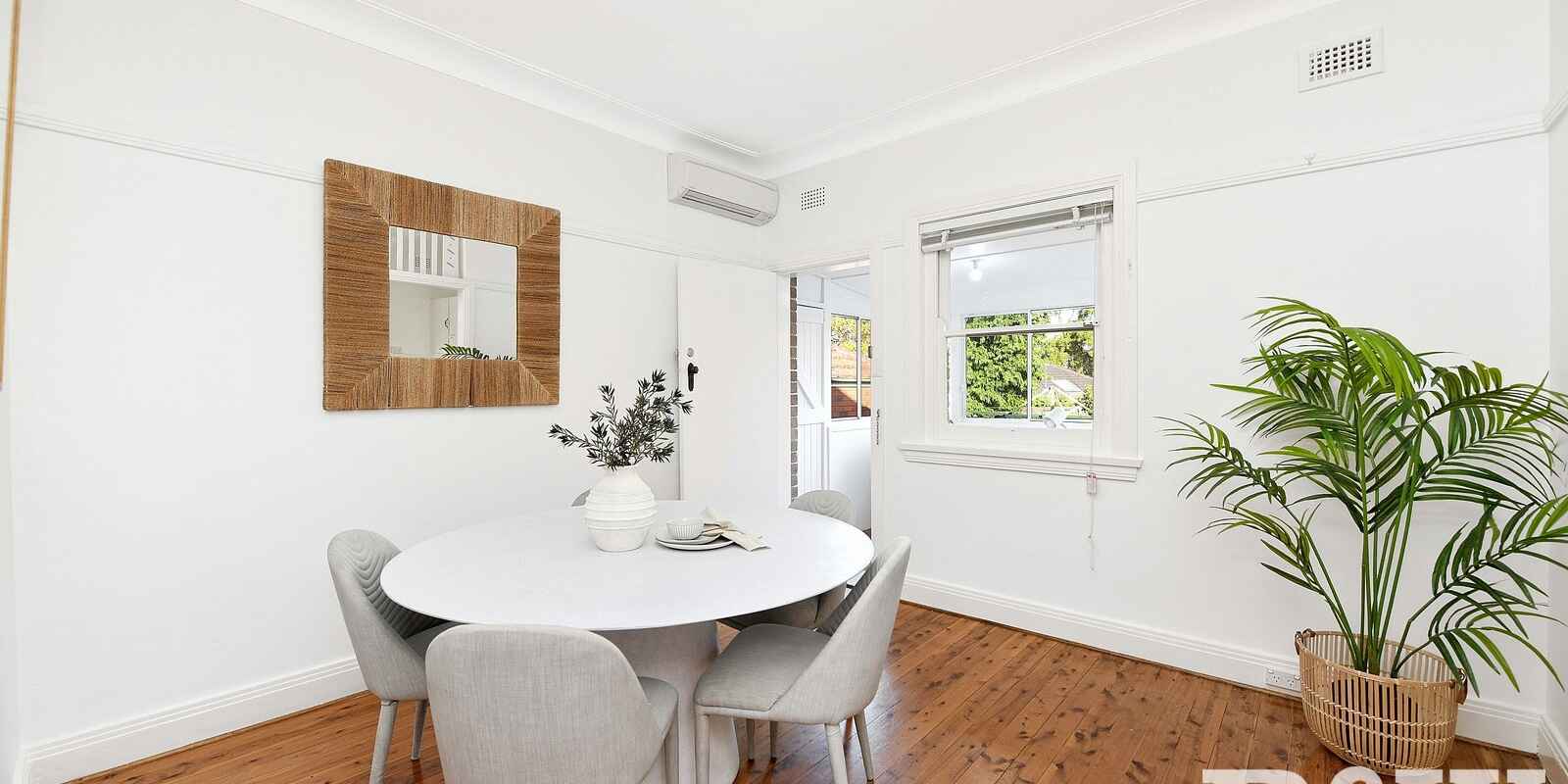 5  The Crescent  Russell Lea