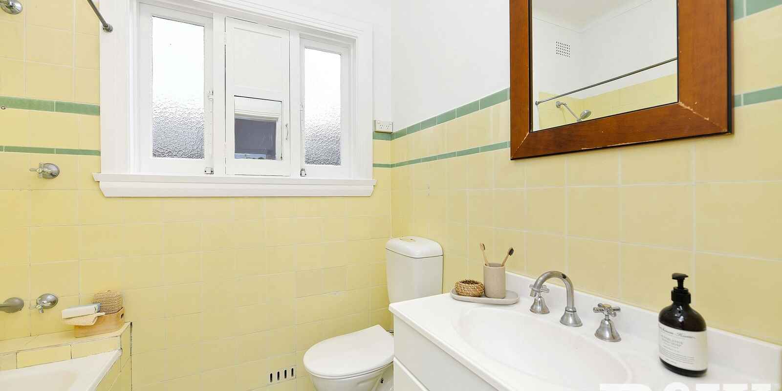 5  The Crescent  Russell Lea