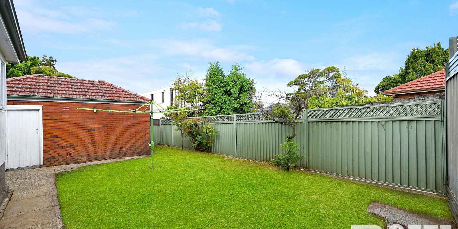 5  The Crescent  Russell Lea