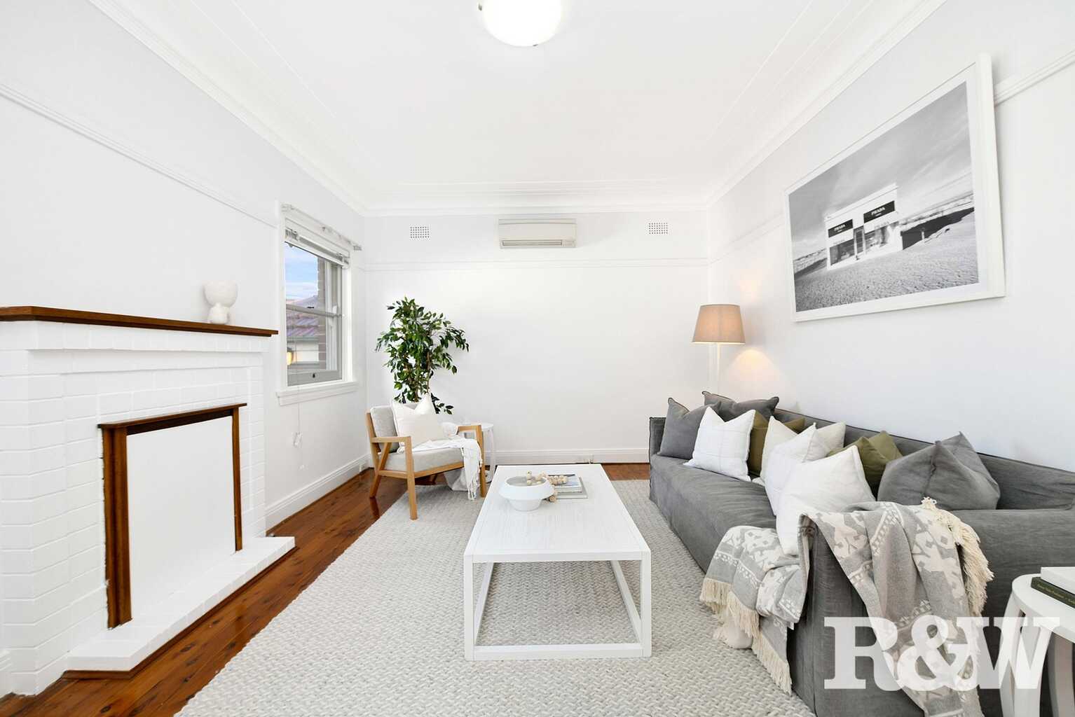 5  The Crescent  Russell Lea