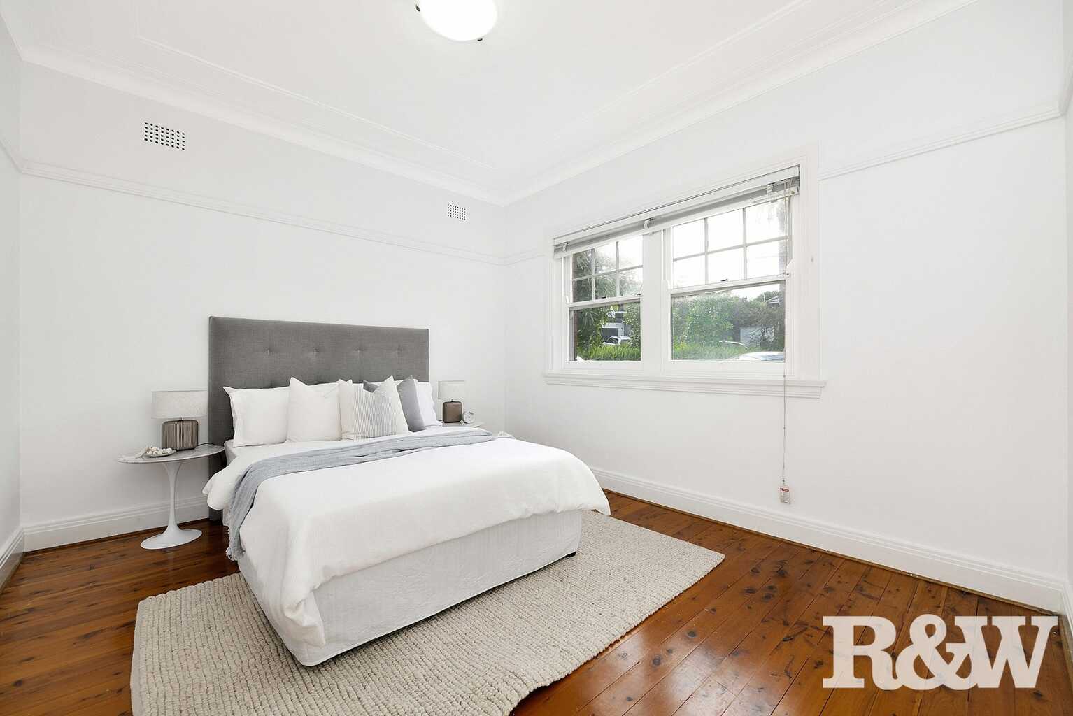 5  The Crescent  Russell Lea