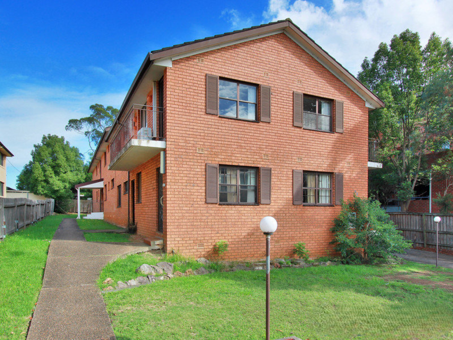 1/98 Northumberland Road Auburn