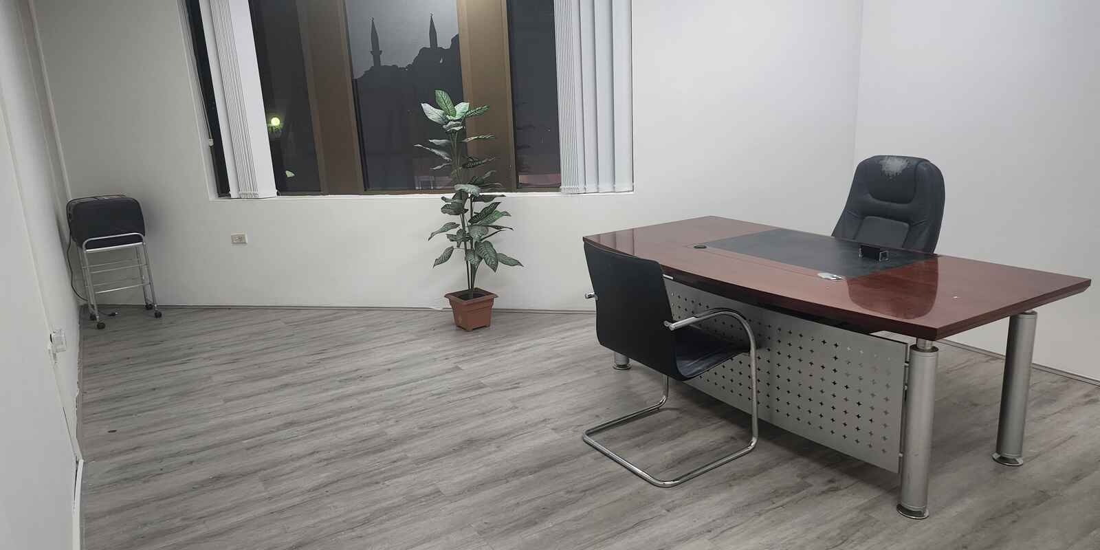 Suite 4, first floor/10 -14 Auburn Road Auburn