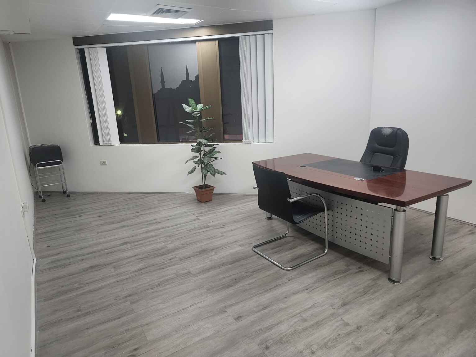 Suite 4, first floor/10 -14 Auburn Road Auburn